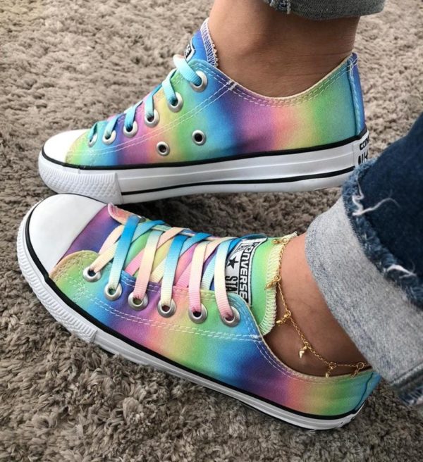 Tênis All Star Tradicional Vulcanizado de cor Tie Dye