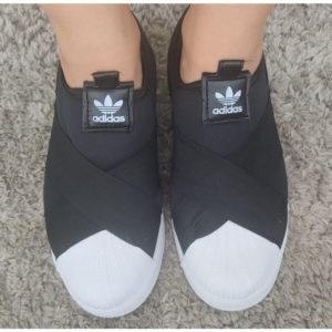 Tênis Adidas Slip On adulto de cor preta