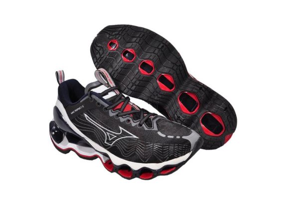 Tênis Mizuno Prophecy X de cor Preto Vermelho.