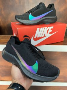 Tênis Nike Vaporflyr de cor Preto Cinza Verde